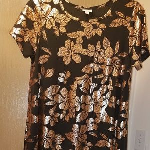 NWOT Lularoe Elegant Foiled Large Carly